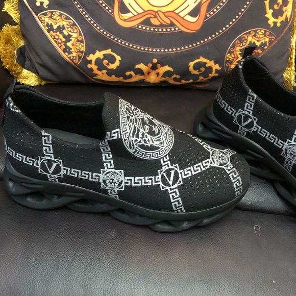 Running Shoes size 8  VERSACE - Picture 2 of 4